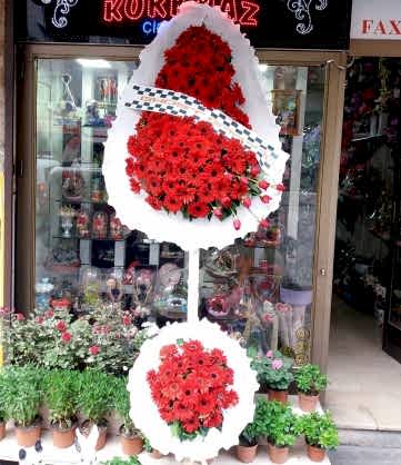 Kırmızı Ayaklı Duvak